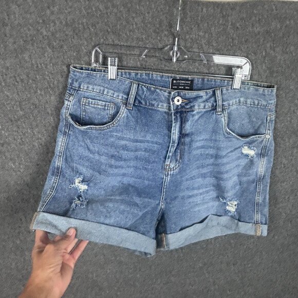 BloomChic Denim Shorts Womens 16 Blue Distressed Rolled Hem Mid Rise Stretch Poc - Picture 12 of 16